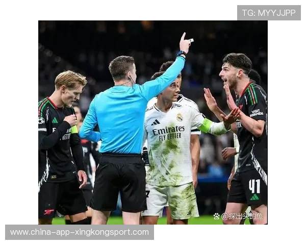 巴萨左路渗透犀利,拉菲尼亚内切抽射打破僵局 巴萨左路渗透犀利,拉菲尼亚内切抽射打破僵局